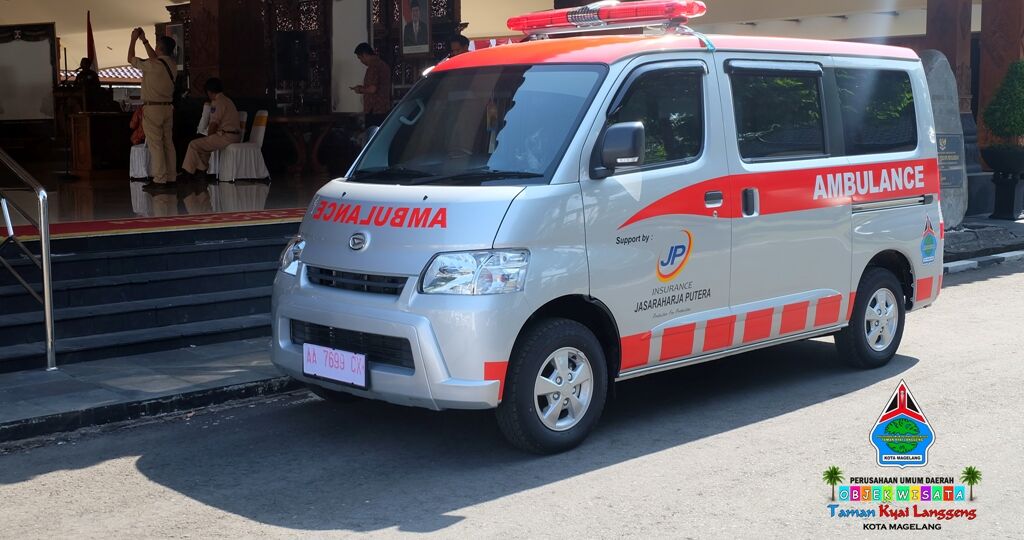 Mobil Ambulans Taman Kyai Langgeng